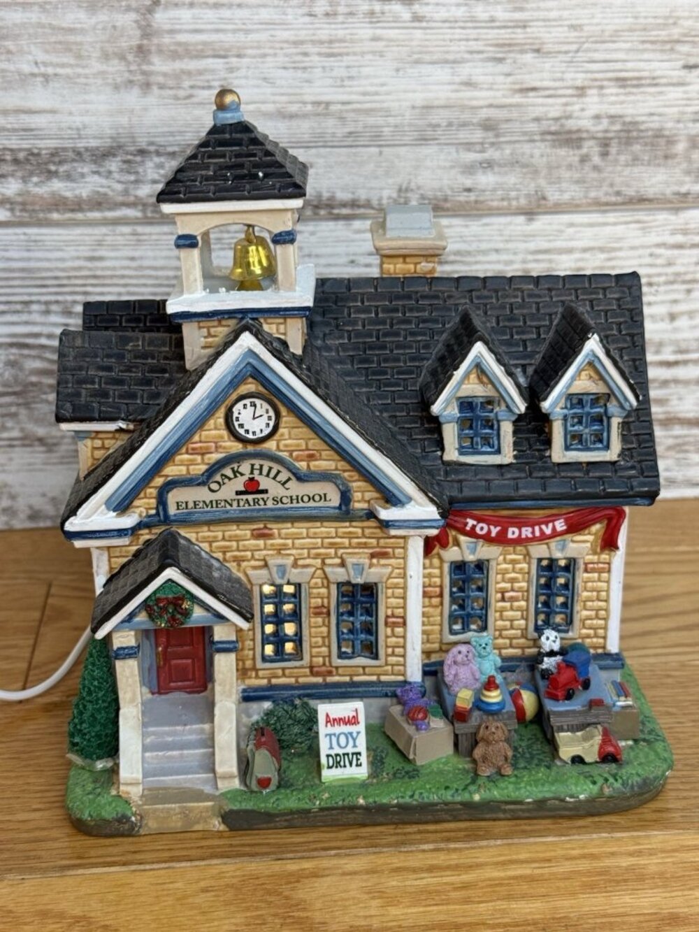 Lemax Oak Hill Elementary School 2018 Lighted Christmas Village NEW CORD & BULB
